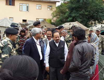 Harsh Vardhan proposes floating clinics for flood ravaged Srinagar  